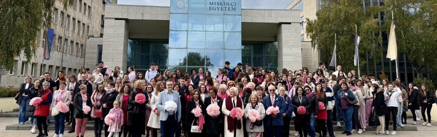 Rózsaszín séta az egyetemen